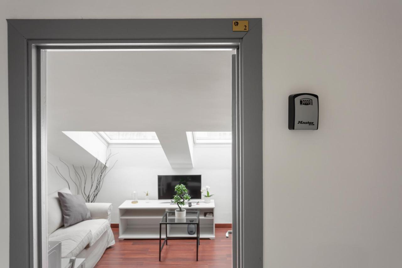 2 Bedroom 2 Bathroom Apt - Duomo 2 Milano Exterior foto